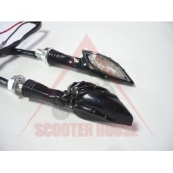 FLASHERS K-T -EU- LED με το χέρι στο σκελετό